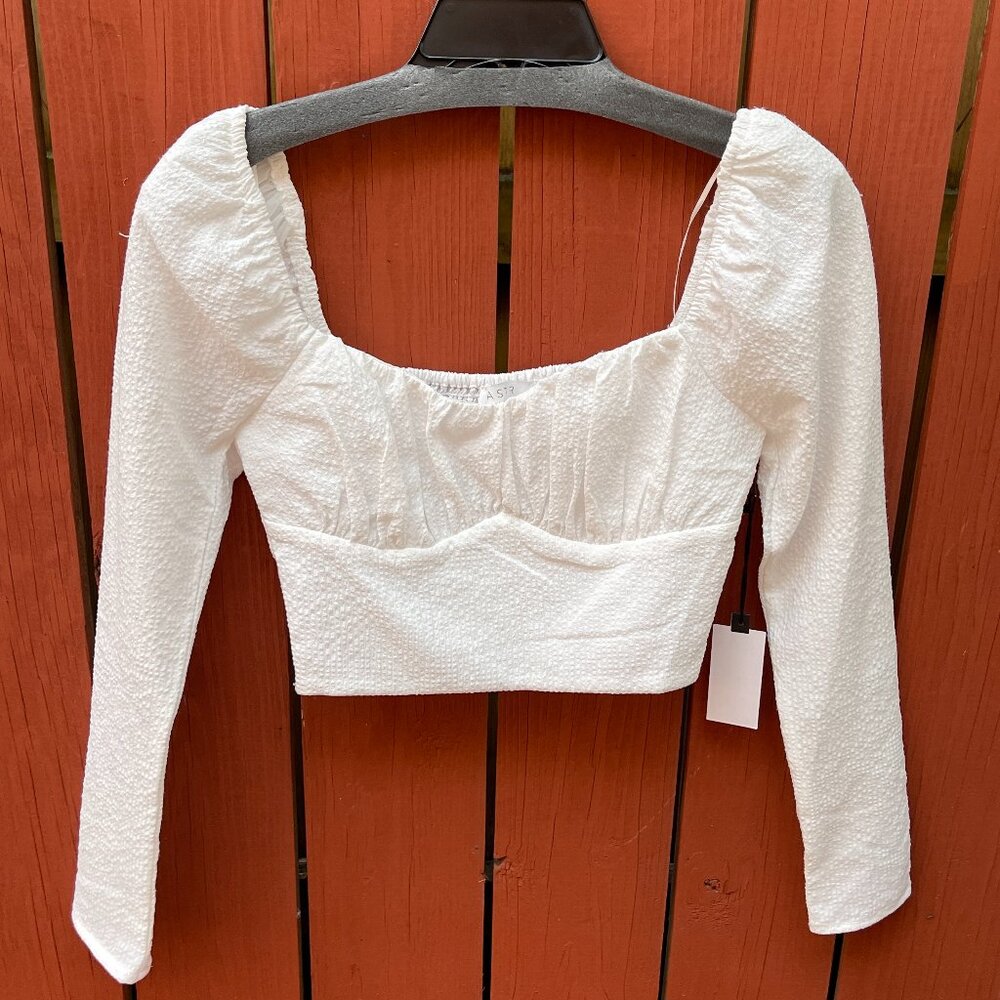 NWT Astr the label White Crop top puffy long sleeves